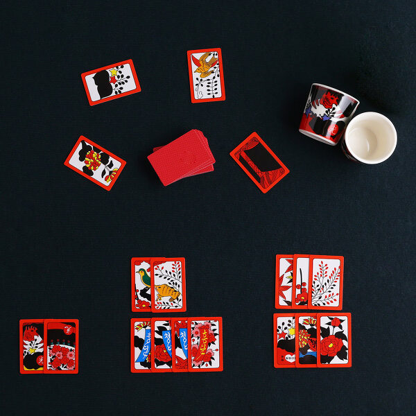 Korean Poker Go-Stop Hwatu & Soju Cup Set